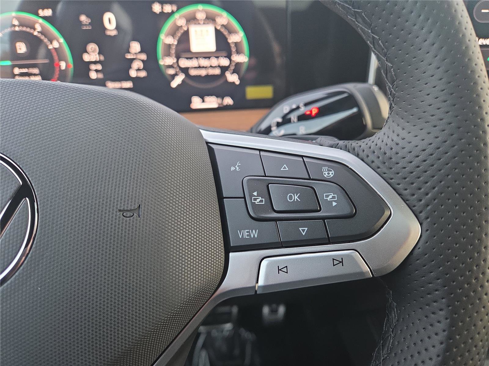 New 2026 Volkswagen Tiguan SEL R-Line image 17