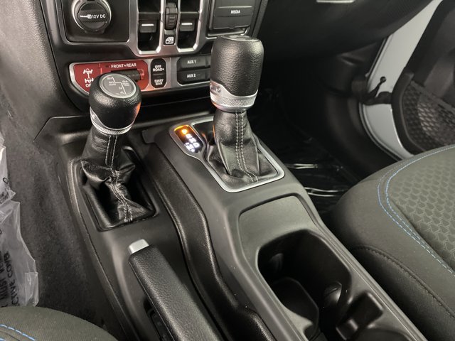 Used 2024 Jeep Wrangler Unlimited Rubicon 4xe w/ Technology Group AWD/4WD image 32
