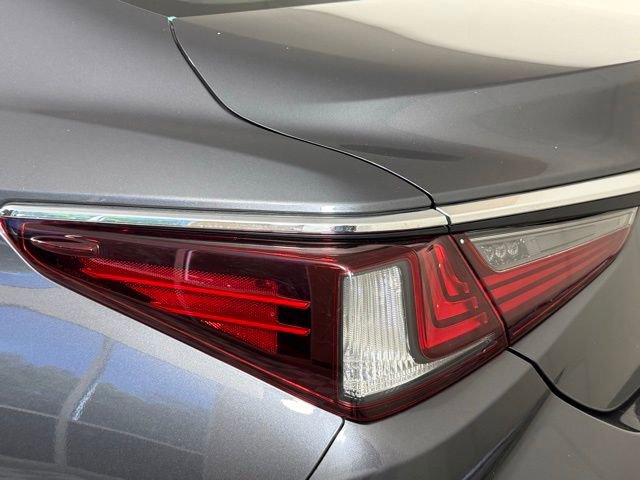 Used 2024 Lexus ES 350 w/ Premium Package image 17