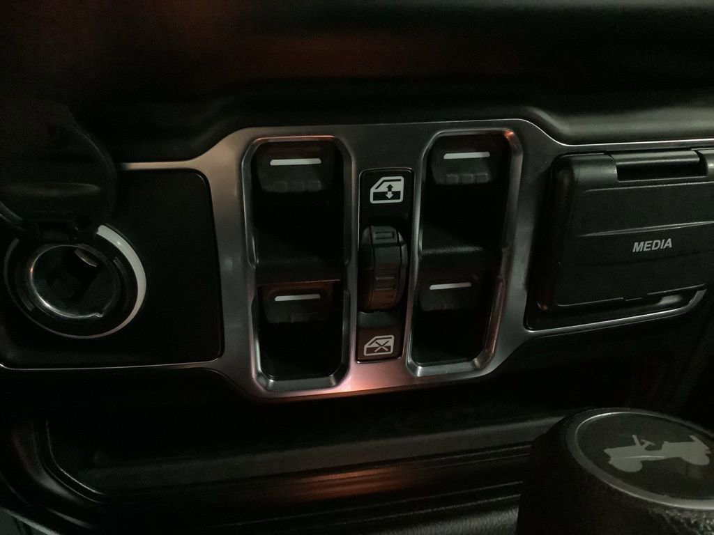 Used 2021 Jeep Wrangler Unlimited Sport image 39