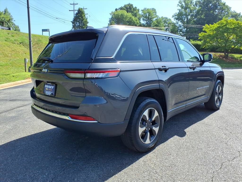Used 2024 Jeep Grand Cherokee Limited 4xe AWD/4WD image 3