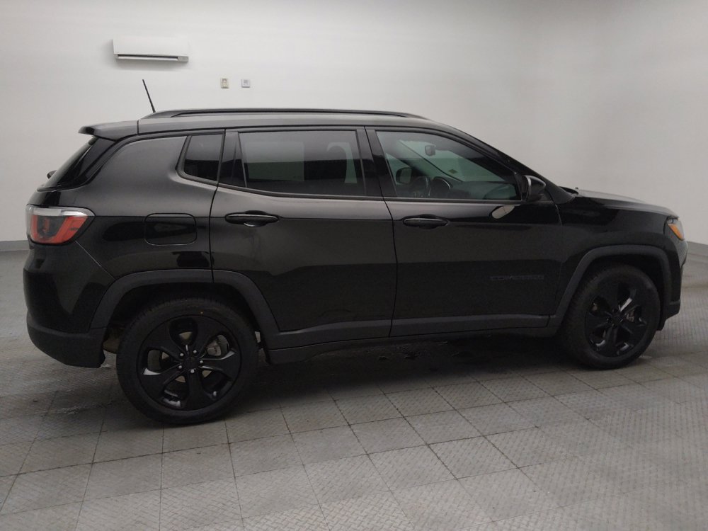 Used 2019 Jeep Compass Latitude FWD image 10