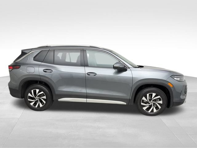 Certified 2025 Volkswagen Tiguan S AWD/4WD image 9
