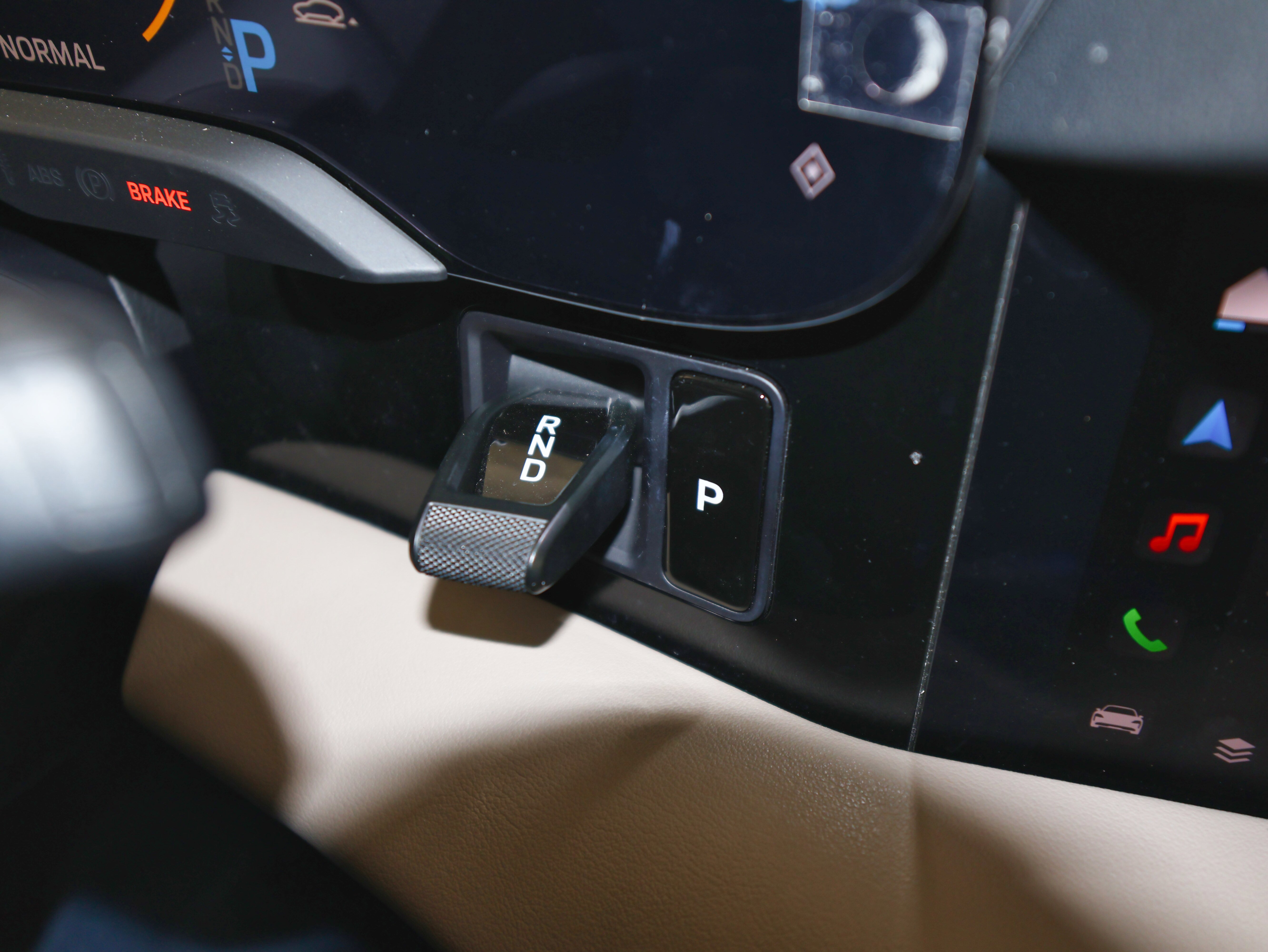 Used 2022 Porsche Taycan 4S image 45