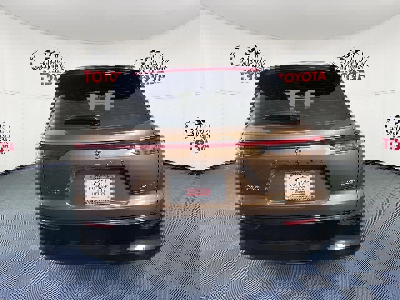 Used 2025 Toyota Crown Signia Limited image 7