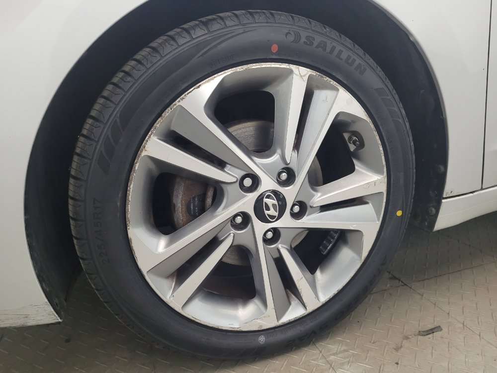 Used 2018 Hyundai Elantra Limited FWD image 31