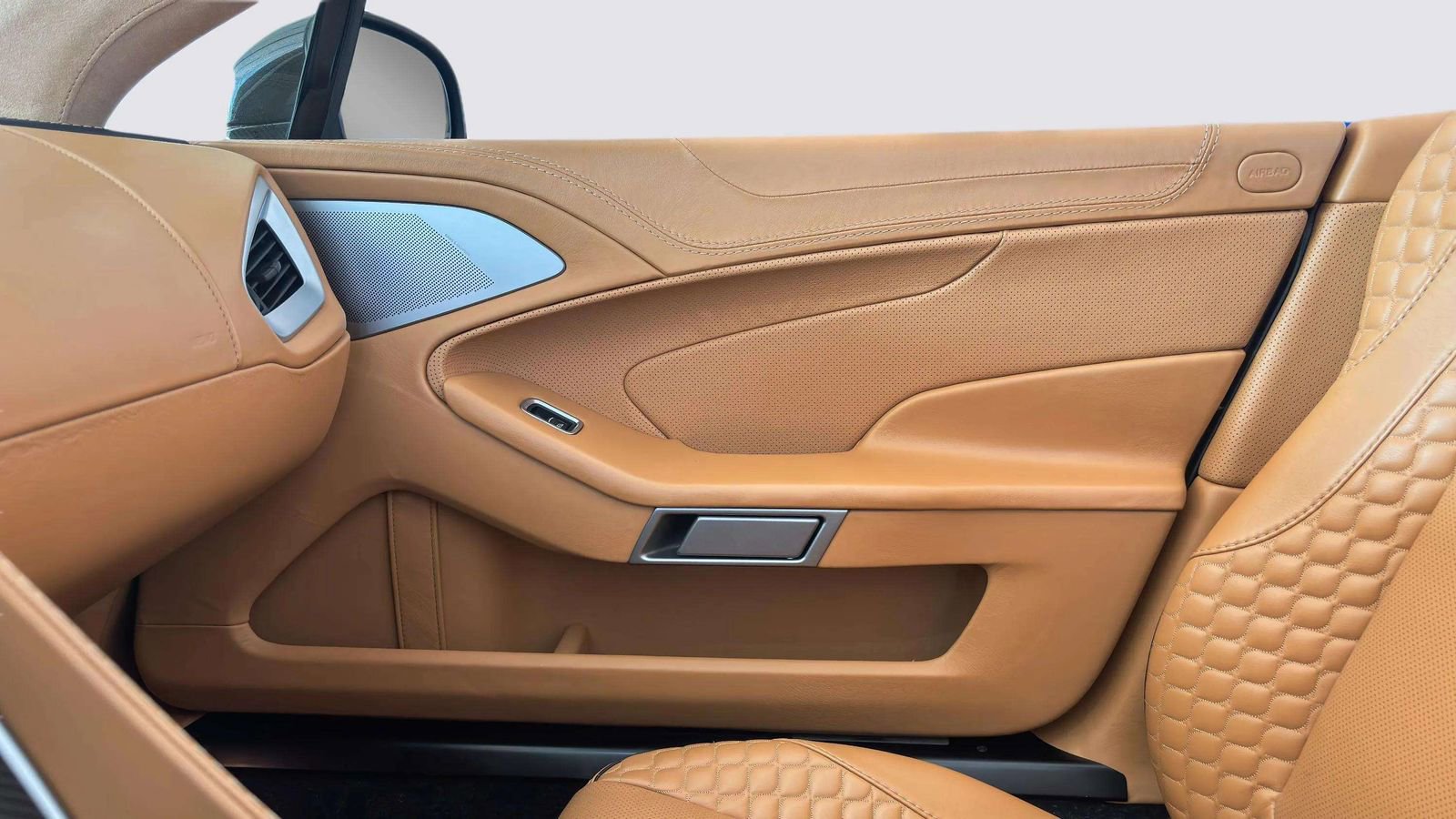 Used 2016 Aston Martin Vanquish Volante image 21