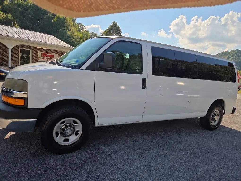Used 2010 Chevrolet Express 3500 LT w/ LT Preferred Equipment Group RWD image 1