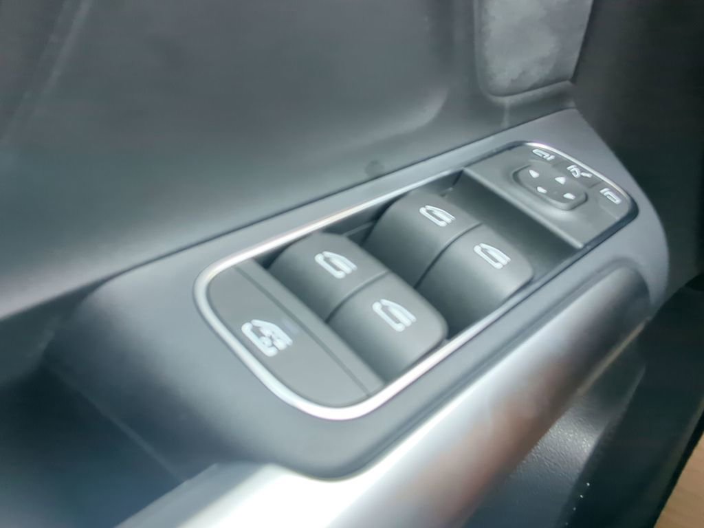 Used 2025 Mercedes-Benz GLA 250 image 10