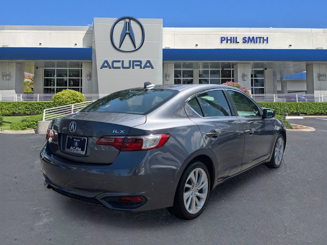 Used 2017 Acura ILX w/ AcuraWatch Plus Package FWD image 5