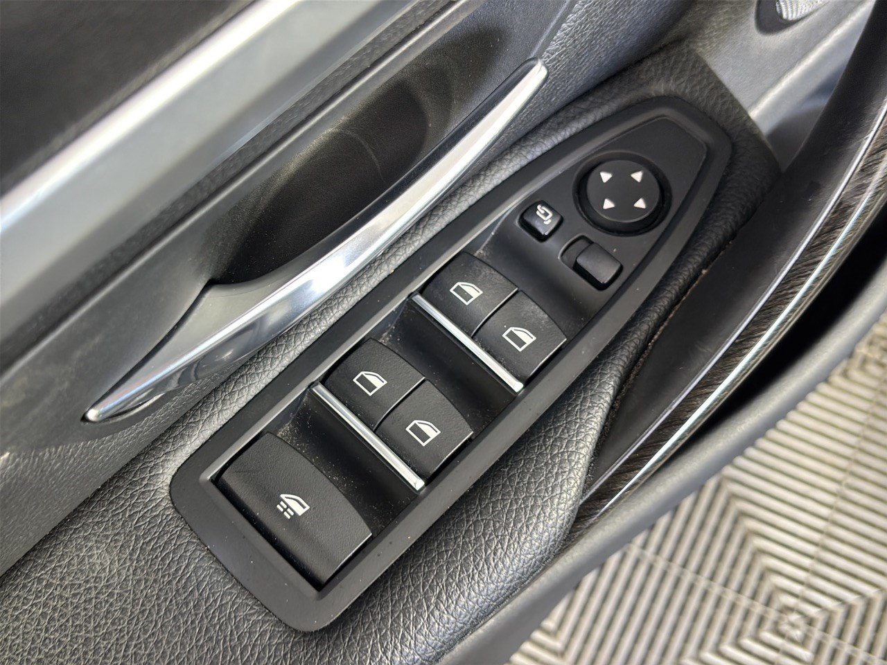 Used 2020 BMW 440i Convertible w/ M Sport Package RWD image 15