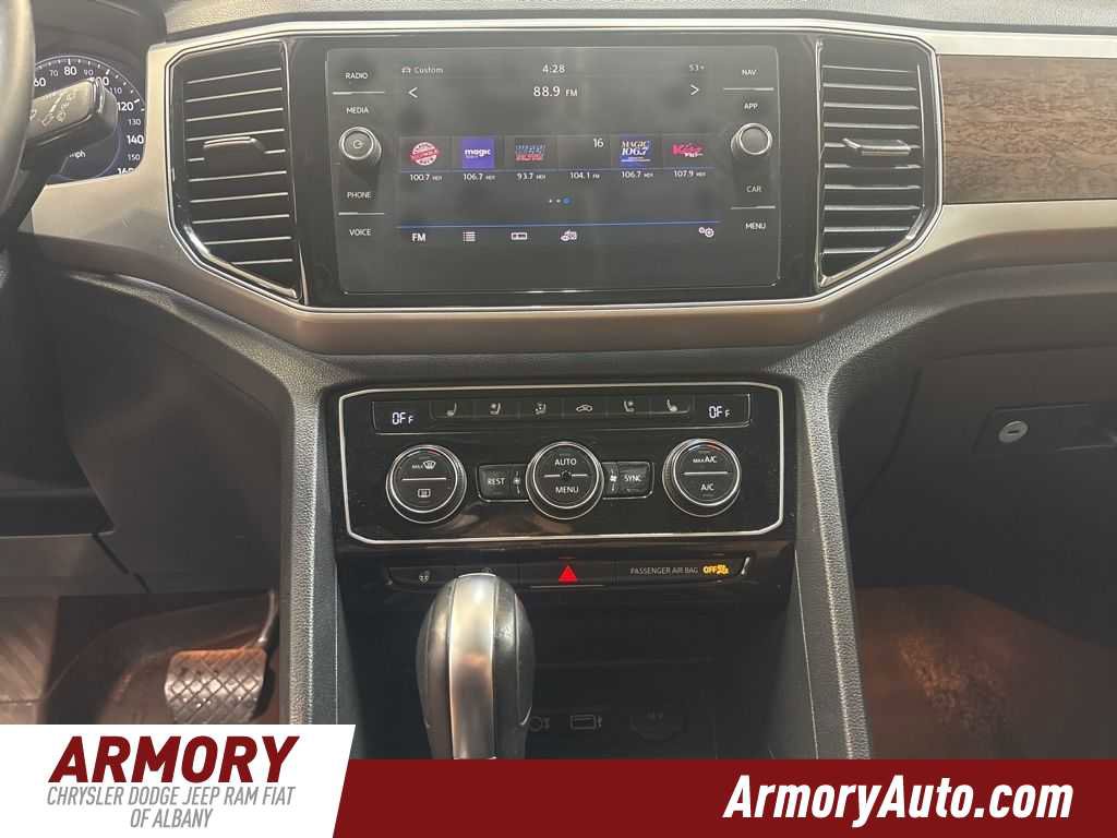 Used 2018 Volkswagen Atlas SEL Premium image 17