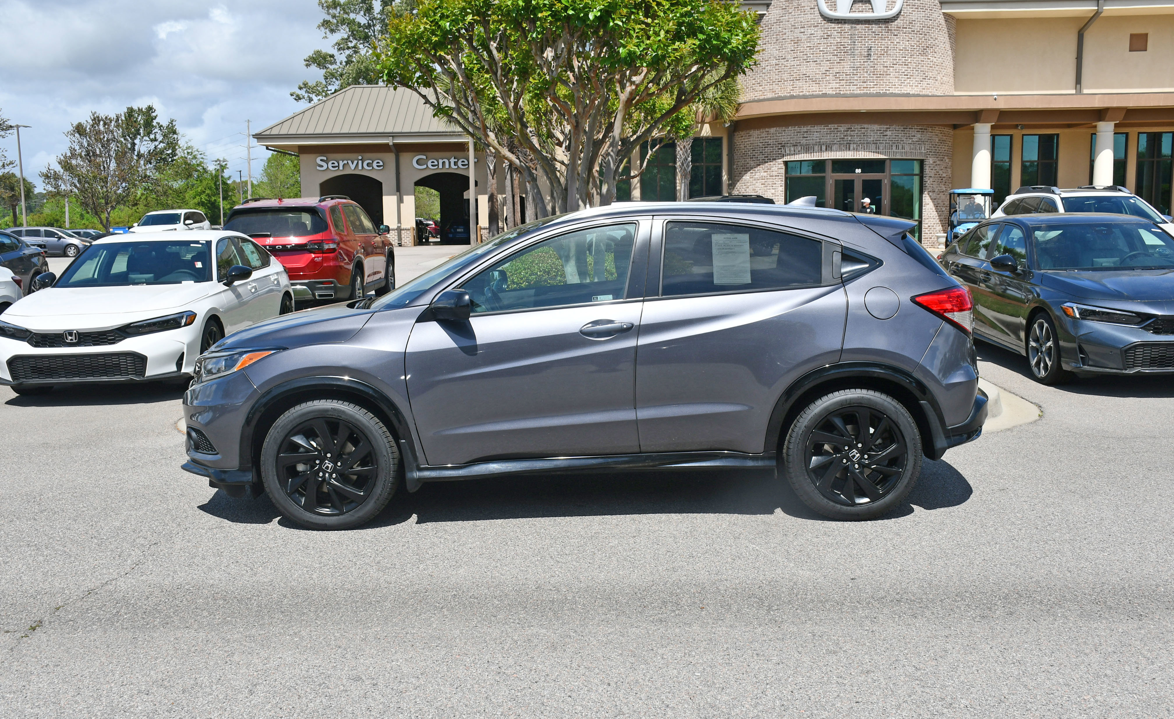 Used 2022 Honda HR-V Sport image 2