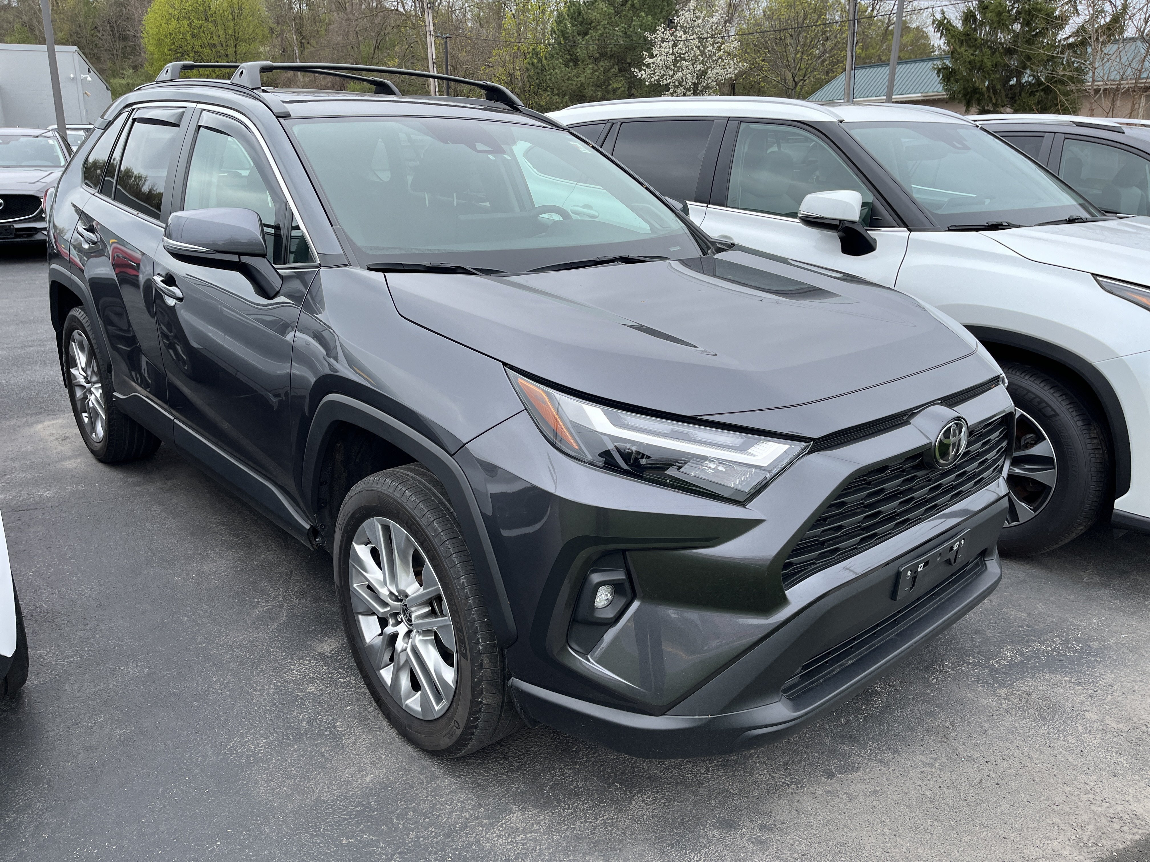 Used 2023 Toyota RAV4 XLE Premium AWD/4WD image 2