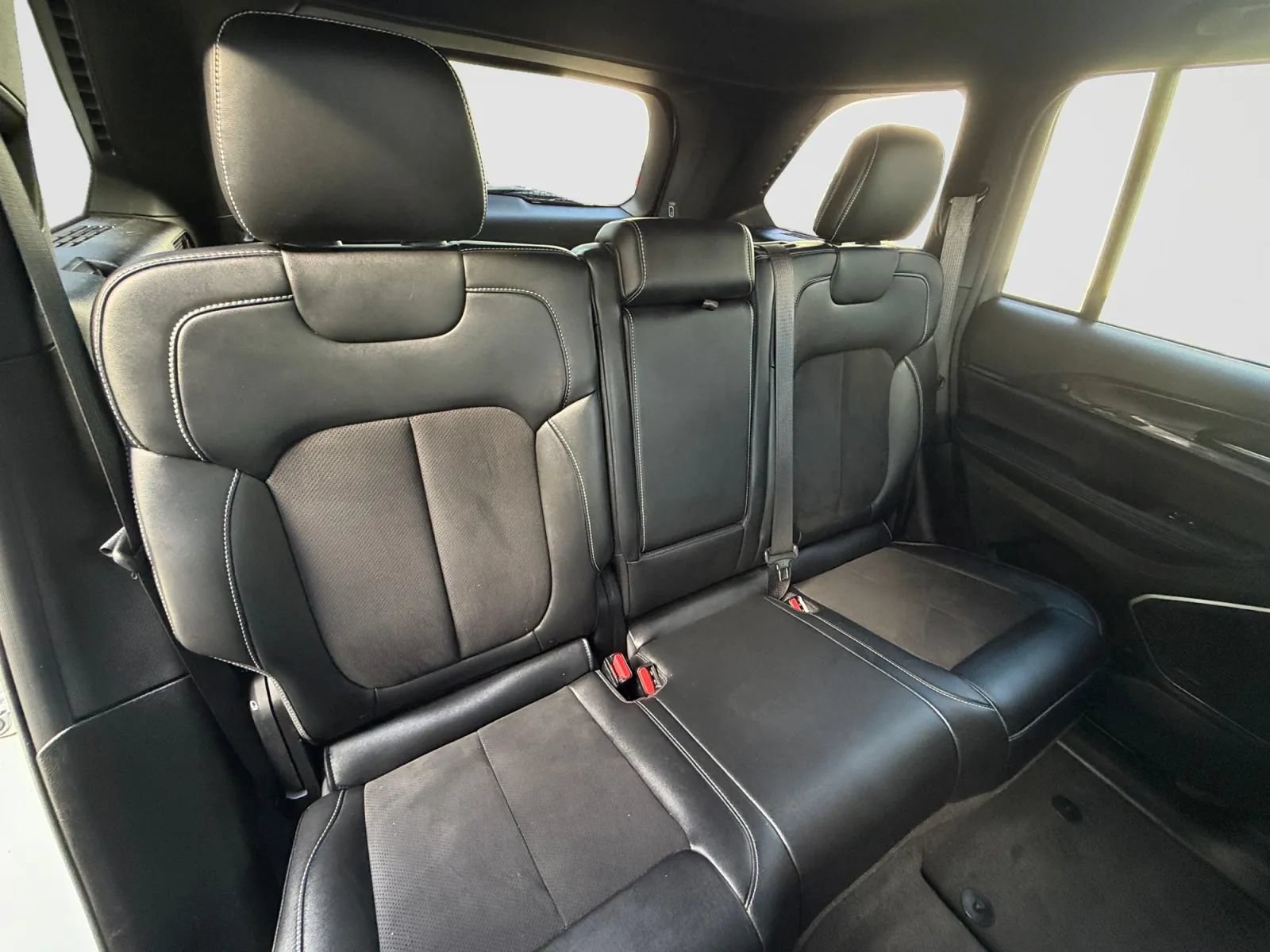 Used 2022 Jeep Grand Cherokee Altitude AWD/4WD image 18
