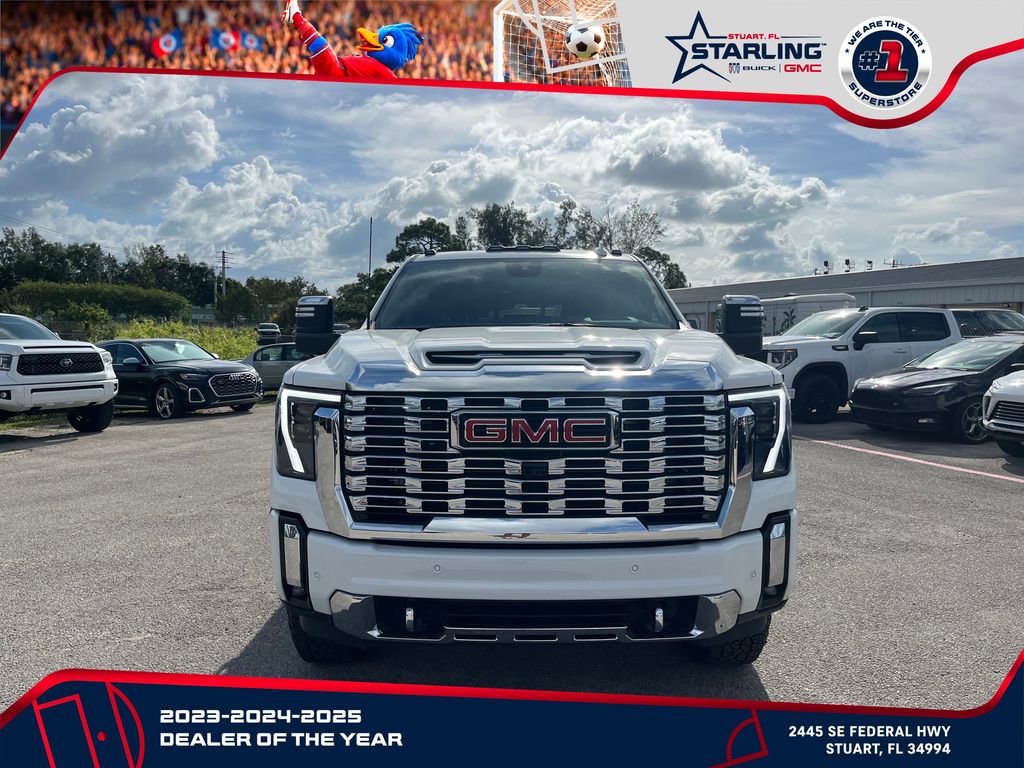 Used 2025 GMC Sierra 3500 Denali w/ Denali Reserve Package AWD/4WD image 3