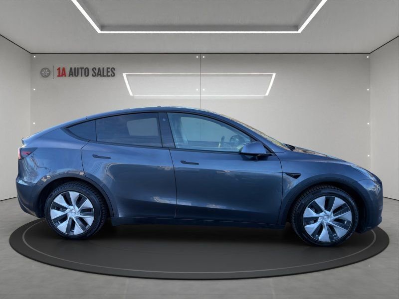Used 2021 Tesla Model Y Long Range image 6