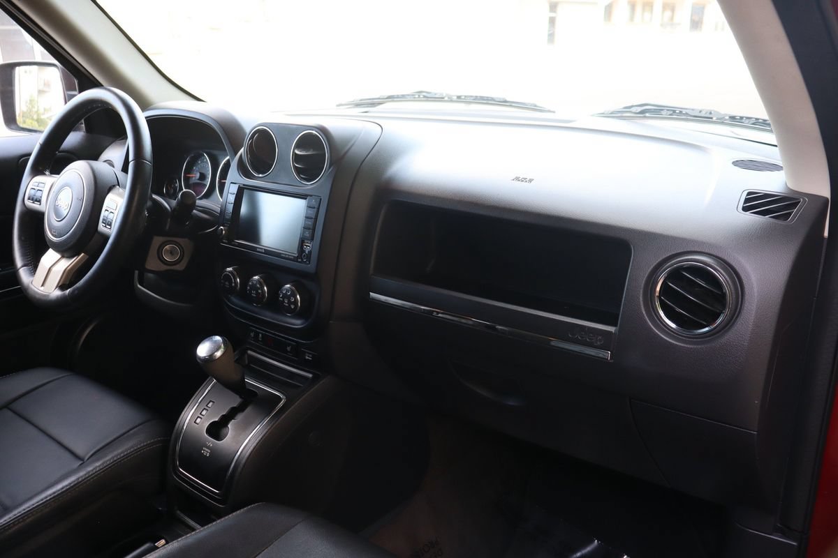 Used 2015 Jeep Patriot Limited w/ Sun/Sound Group FWD image 17