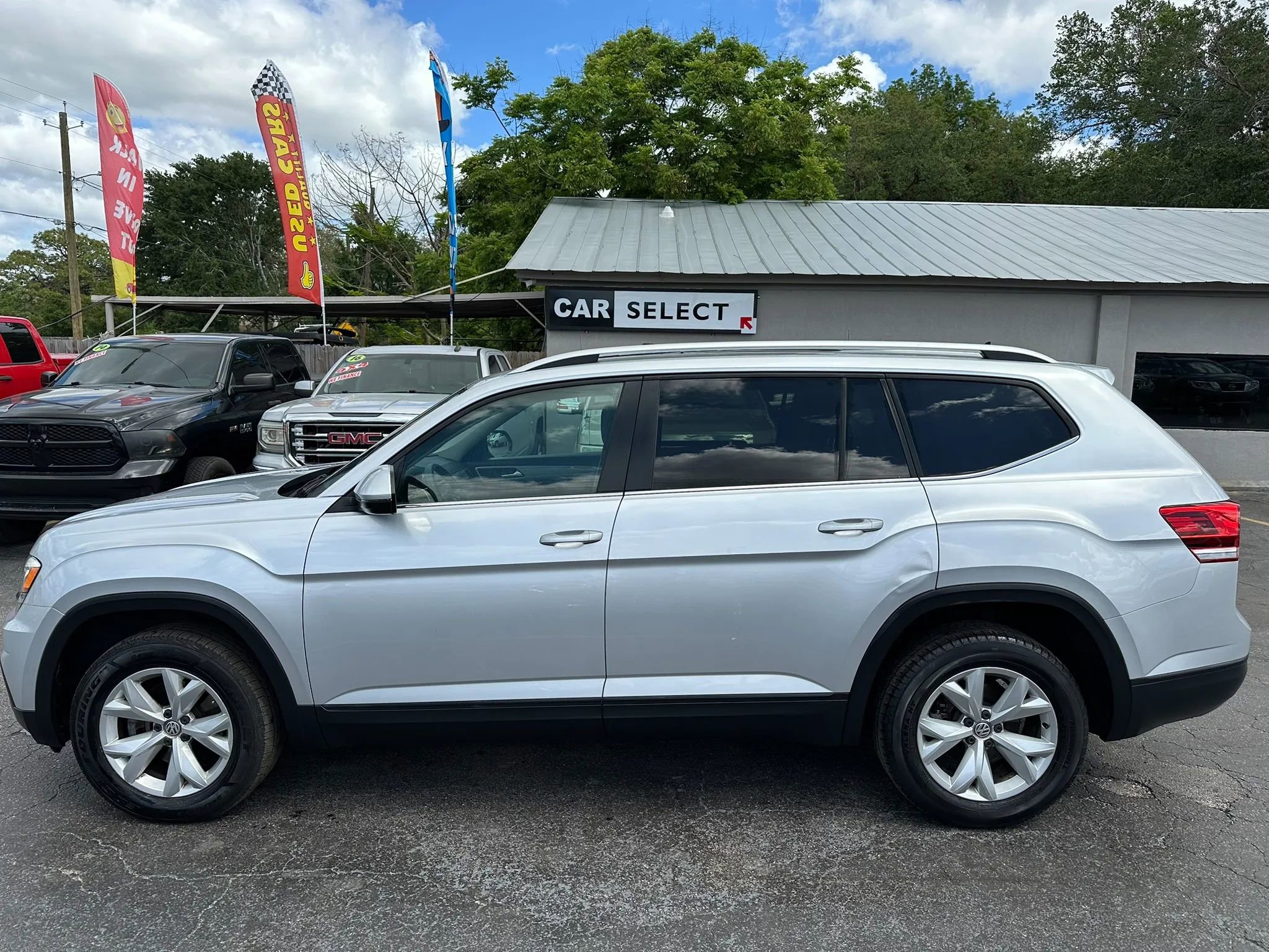 Used 2018 Volkswagen Atlas Launch Edition FWD image 8