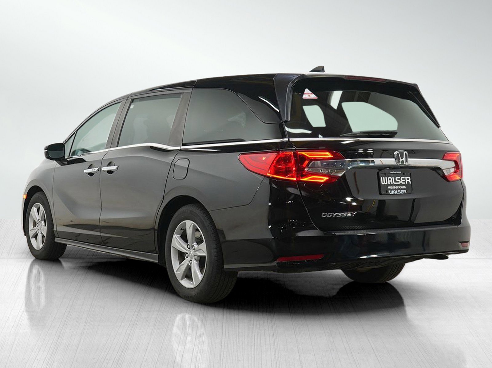 Used 2019 Honda Odyssey EX image 3