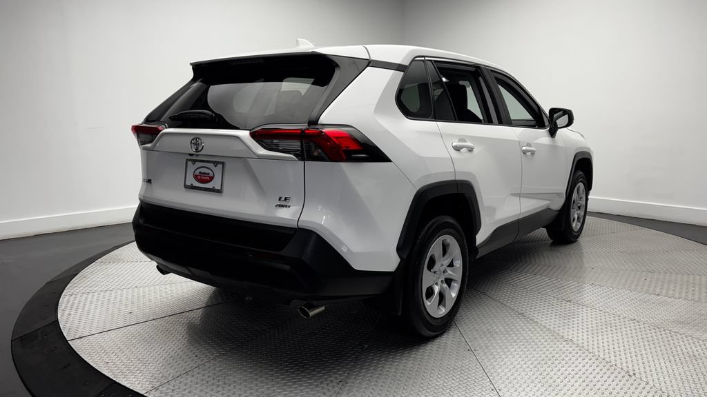 Used 2024 Toyota RAV4 LE AWD/4WD image 38
