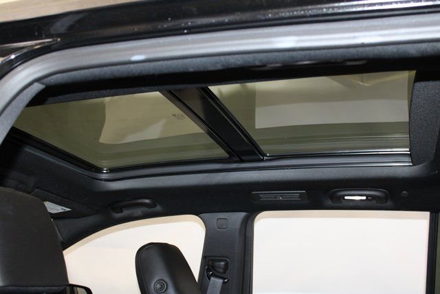 Certified 2023 Cadillac XT6 Sport w/ LPO, Onyx Lite Package image 8