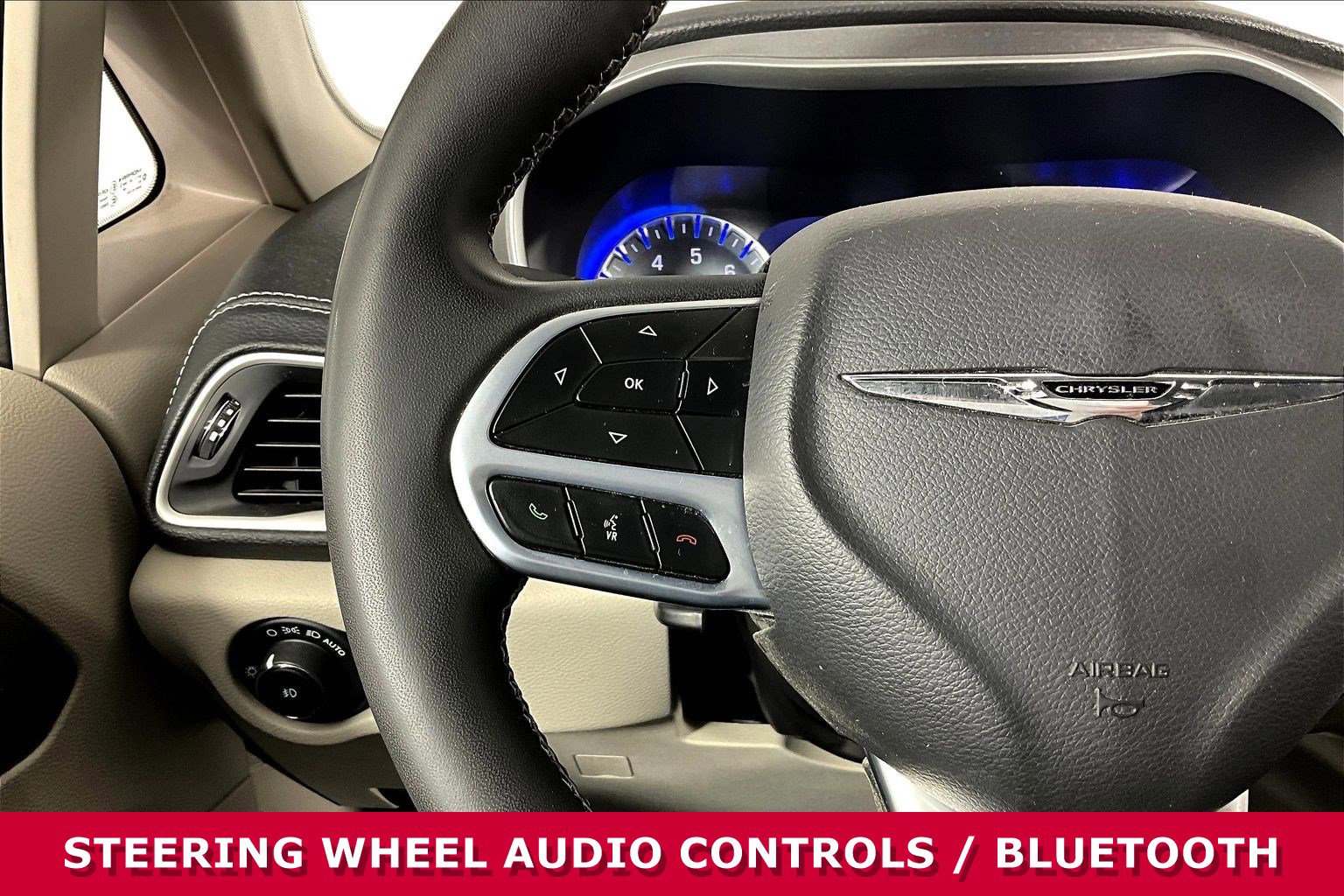Used 2022 Chrysler Pacifica Touring-L FWD image 10