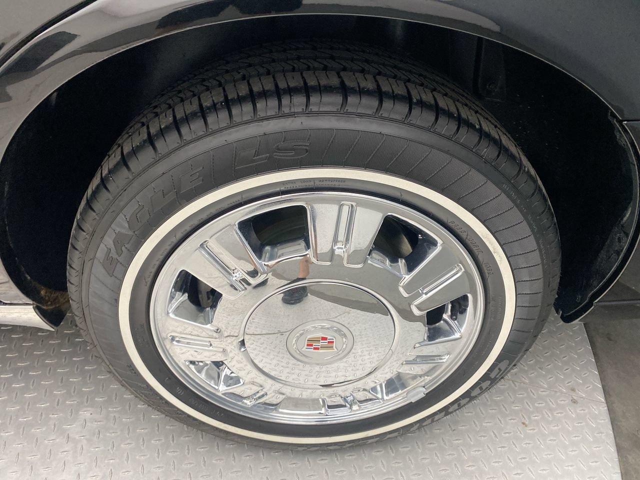 Used 2009 Cadillac DTS Limousine FWD image 10