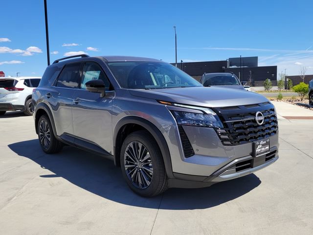 New 2026 Nissan Pathfinder SL image 4