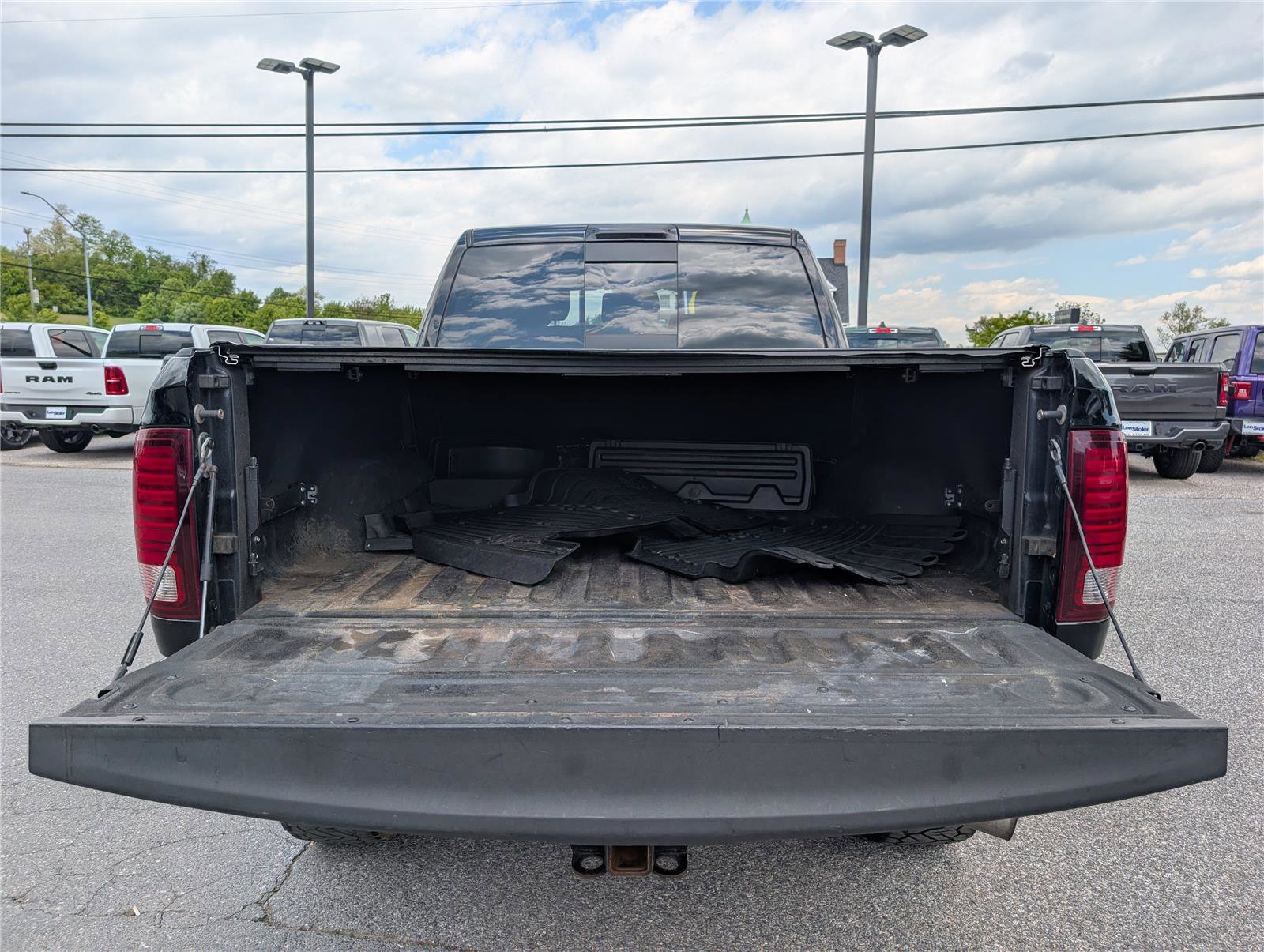 Used 2014 RAM 2500 Laramie w/ Black Appearance Group AWD/4WD image 14