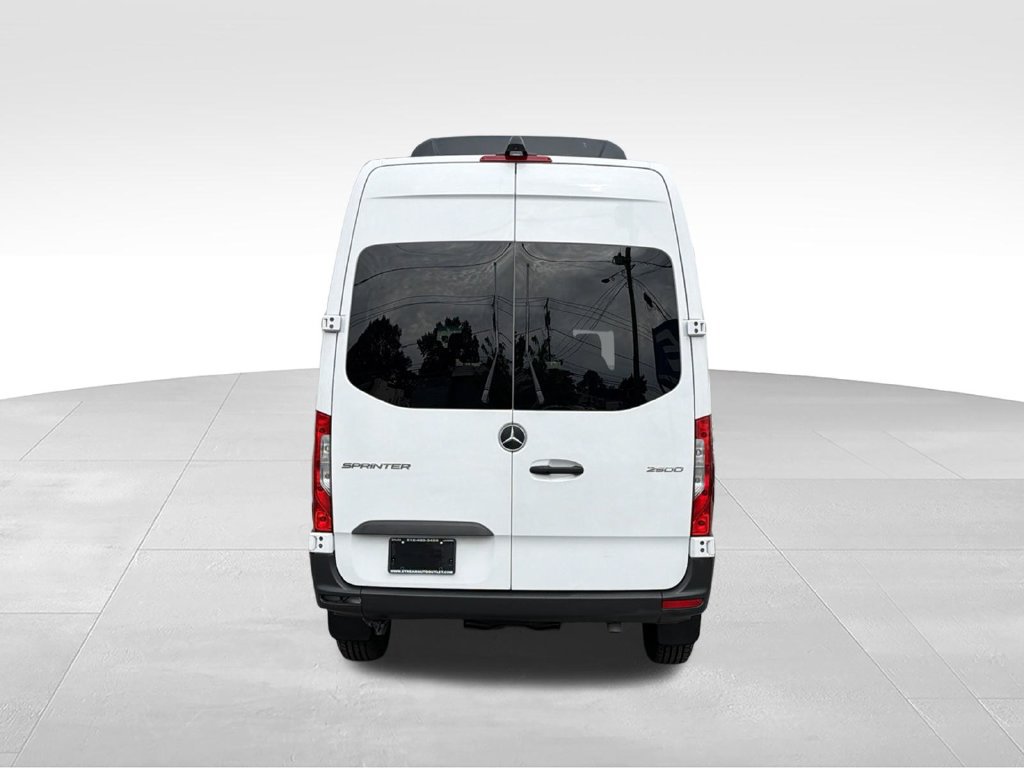 Used 2025 Mercedes-Benz Sprinter 2500 image 9