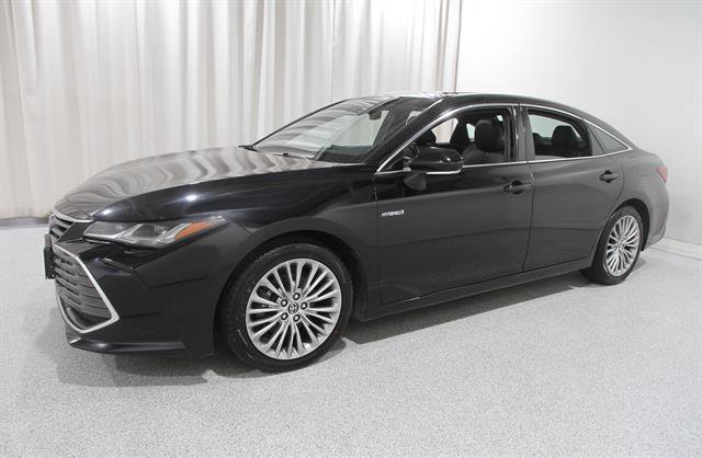 Used 2021 Toyota Avalon Limited w/ Advanced Safety Package FWD image 3