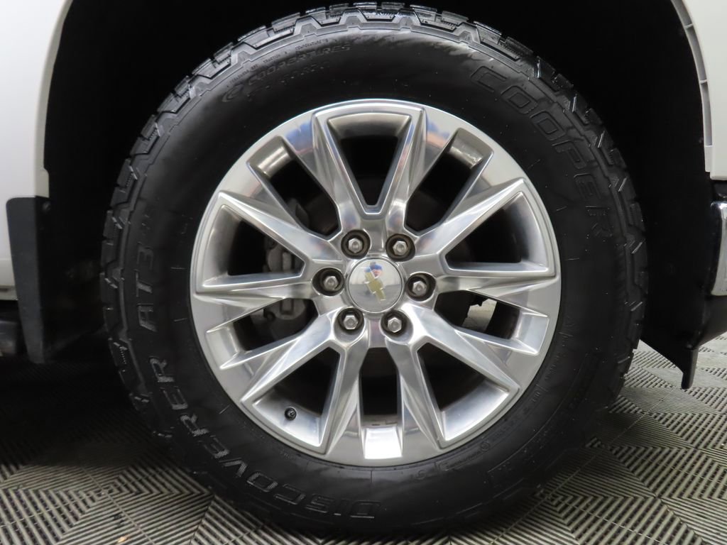 Used 2019 Chevrolet Silverado 1500 LTZ w/ LTZ Plus Package AWD/4WD image 10