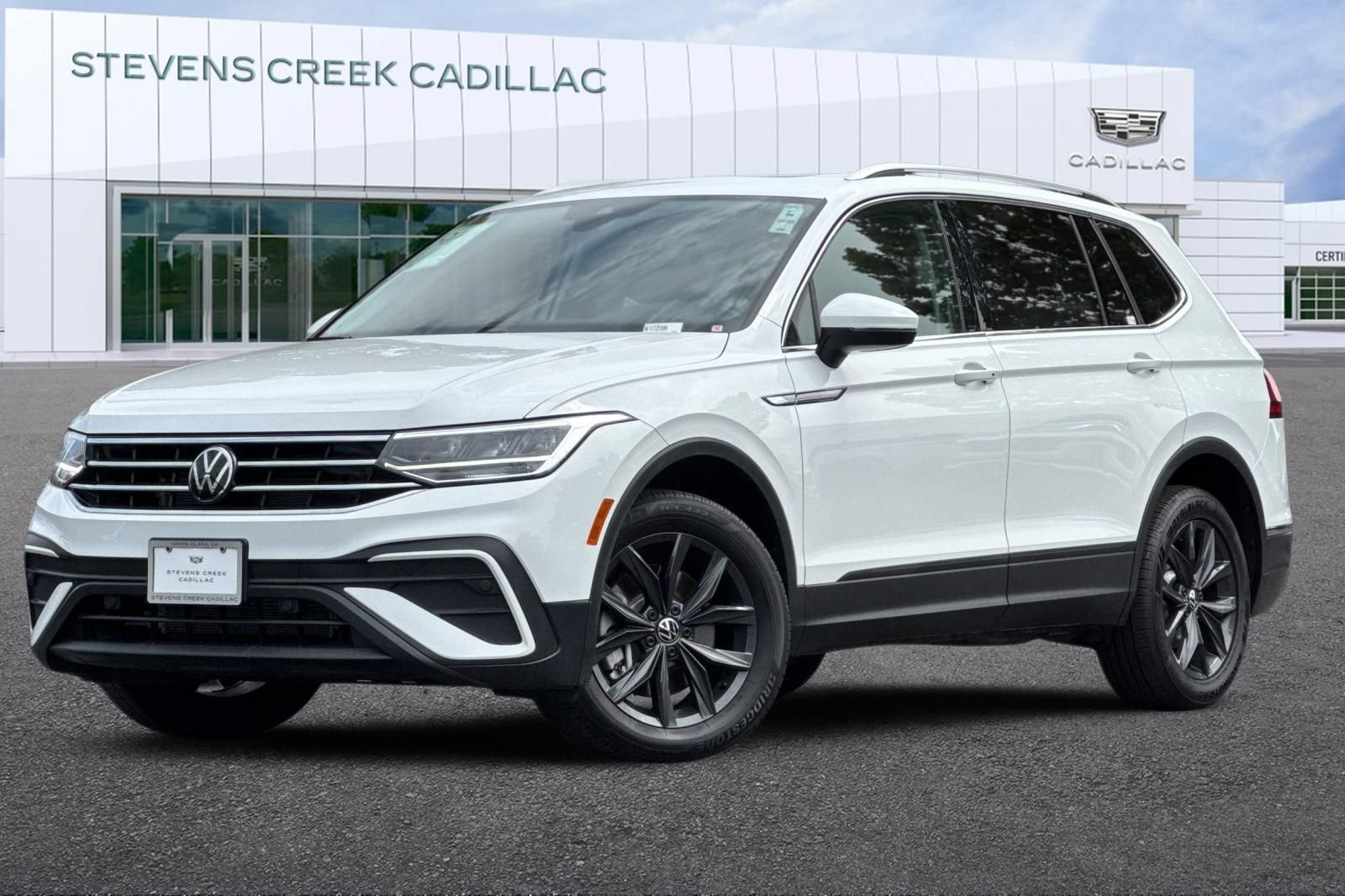 Used 2024 Volkswagen Tiguan Wolfsburg Edition FWD image 7