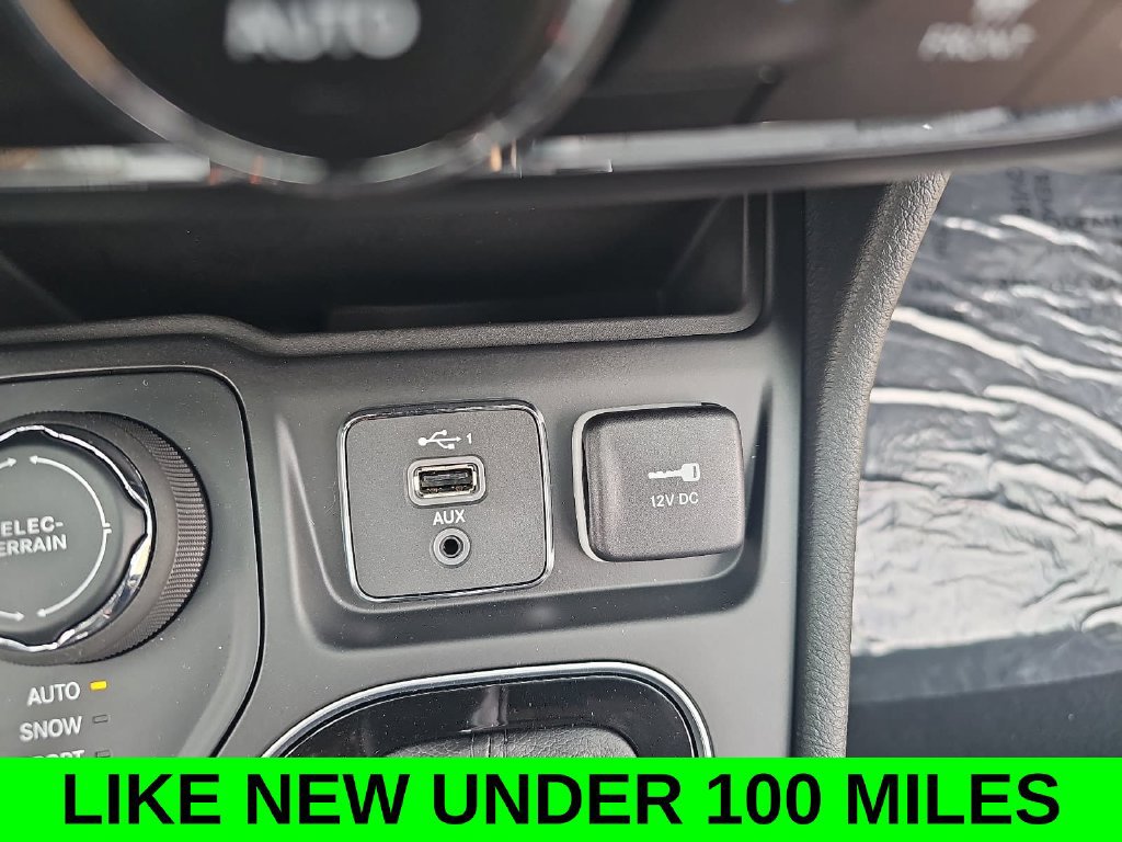 Used 2023 Jeep Cherokee Altitude Lux AWD/4WD image 25