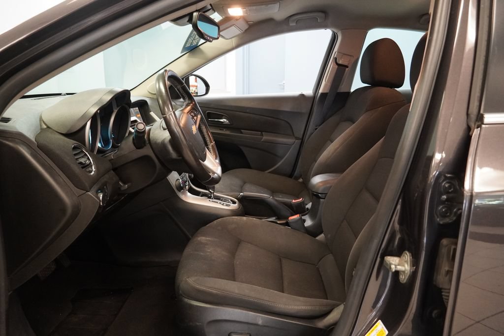 Used 2014 Chevrolet Cruze LT FWD image 5