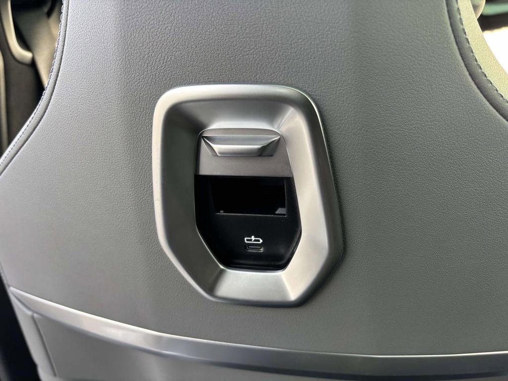 New 2026 BMW 760i xDrive w/ Executive Package image 34