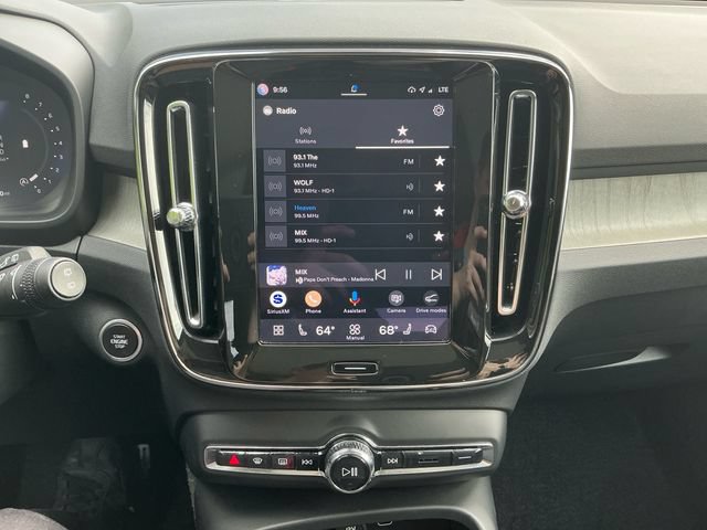 Used 2025 Volvo XC40 B5 Plus AWD/4WD image 22
