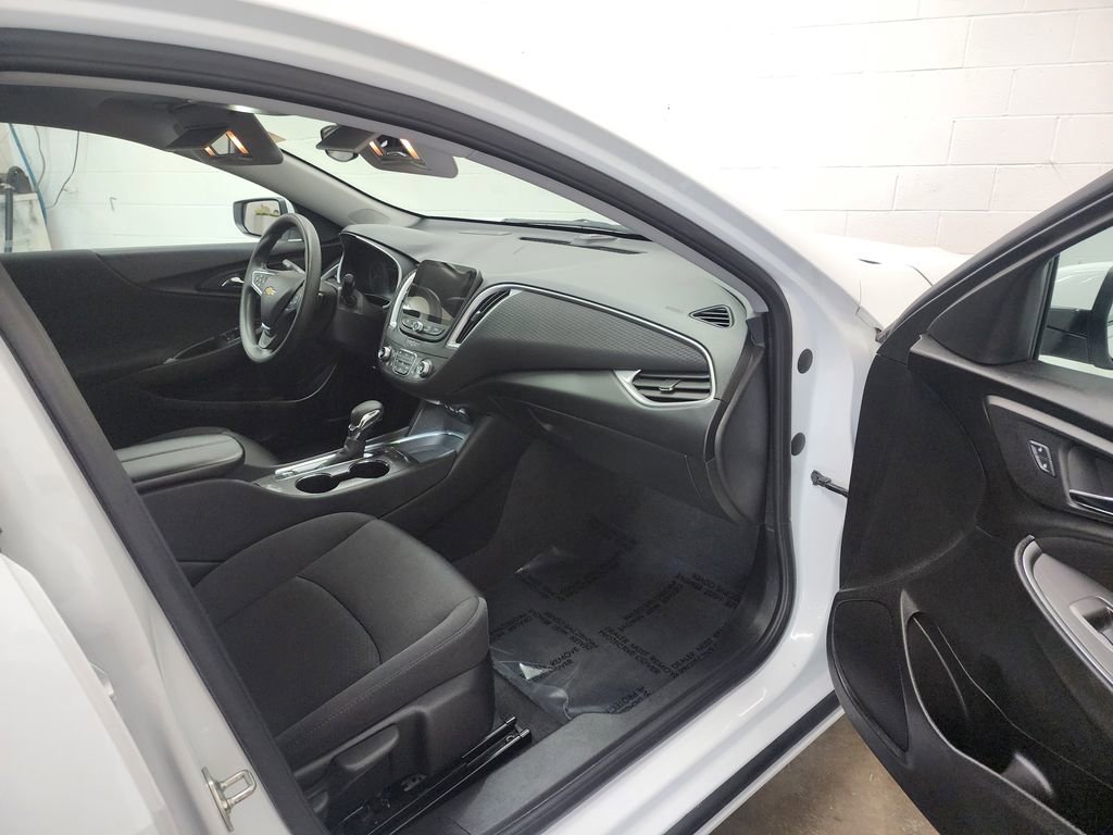 Used 2024 Chevrolet Malibu LT FWD image 30