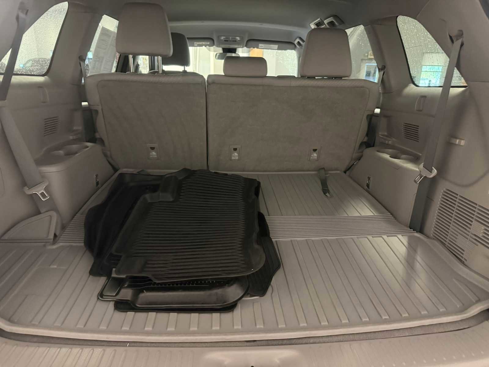 Used 2019 Toyota Highlander LE AWD/4WD image 24