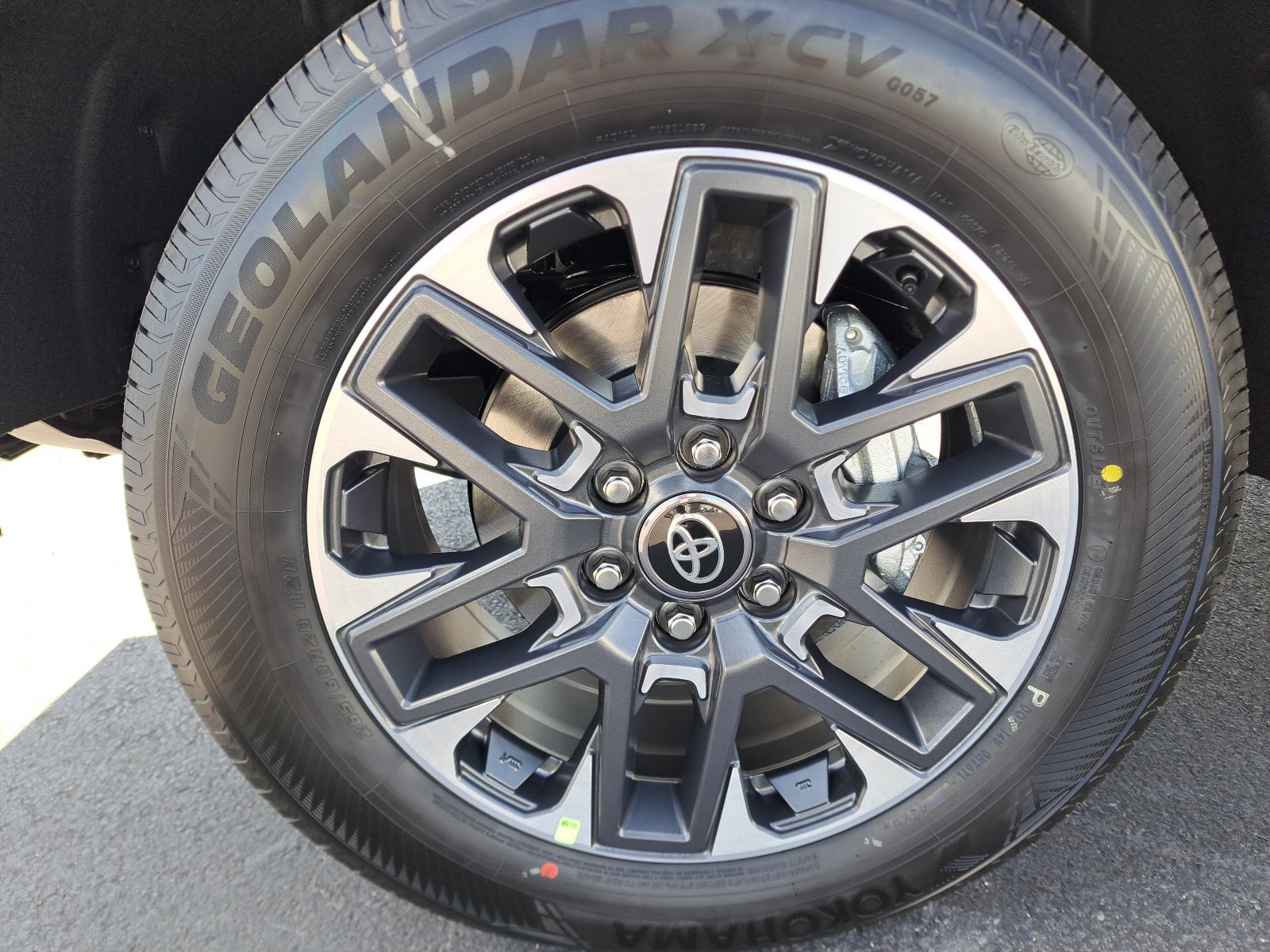 New 2026 Toyota Tundra Limited AWD/4WD image 11