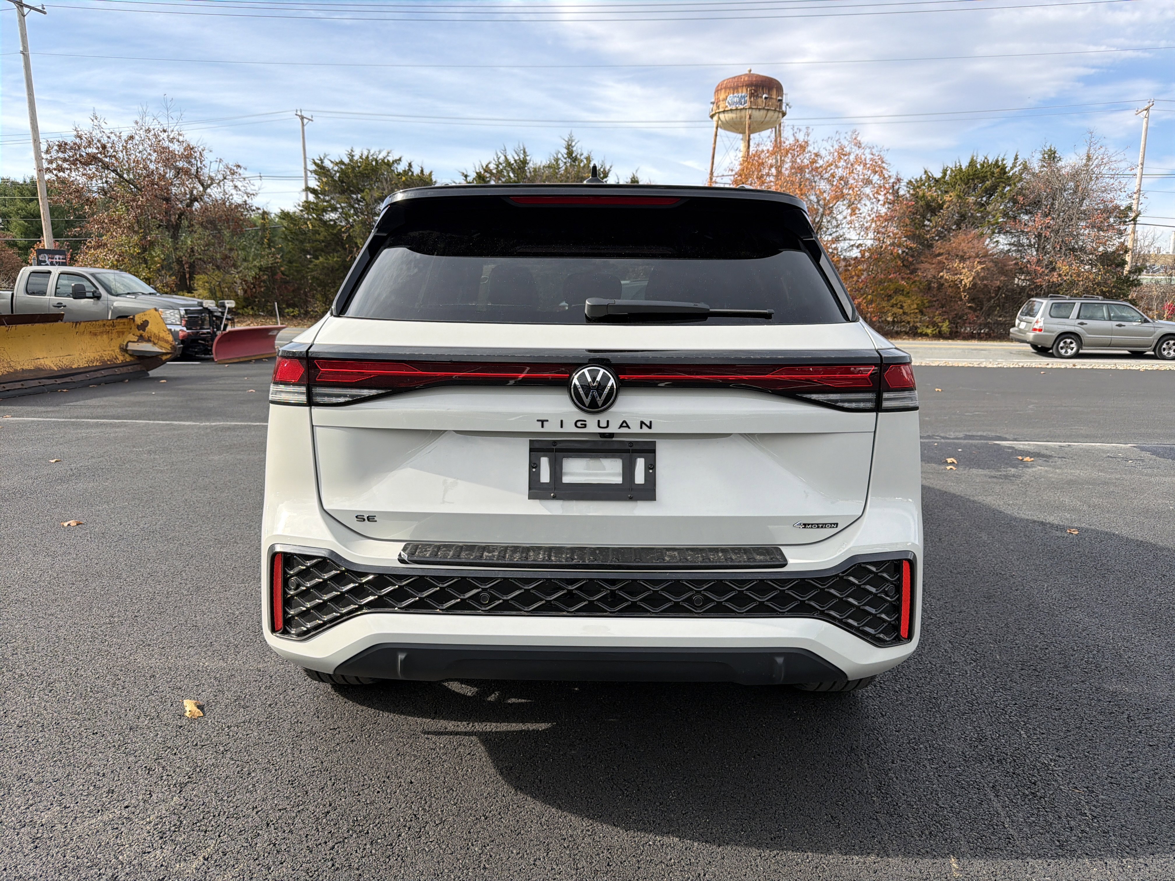 New 2026 Volkswagen Tiguan SE R-Line image 7