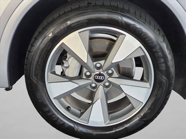 Used 2022 Audi Q5 2.0T Premium Plus w/ Premium Plus Package AWD/4WD image 25