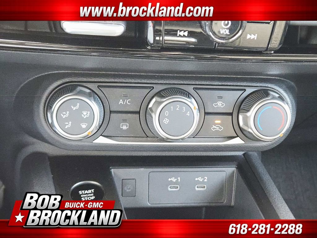Used 2025 Nissan Kicks SV w/ Charging Package image 27