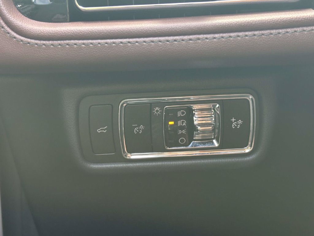 Used 2026 Lincoln Aviator Reserve AWD/4WD image 33