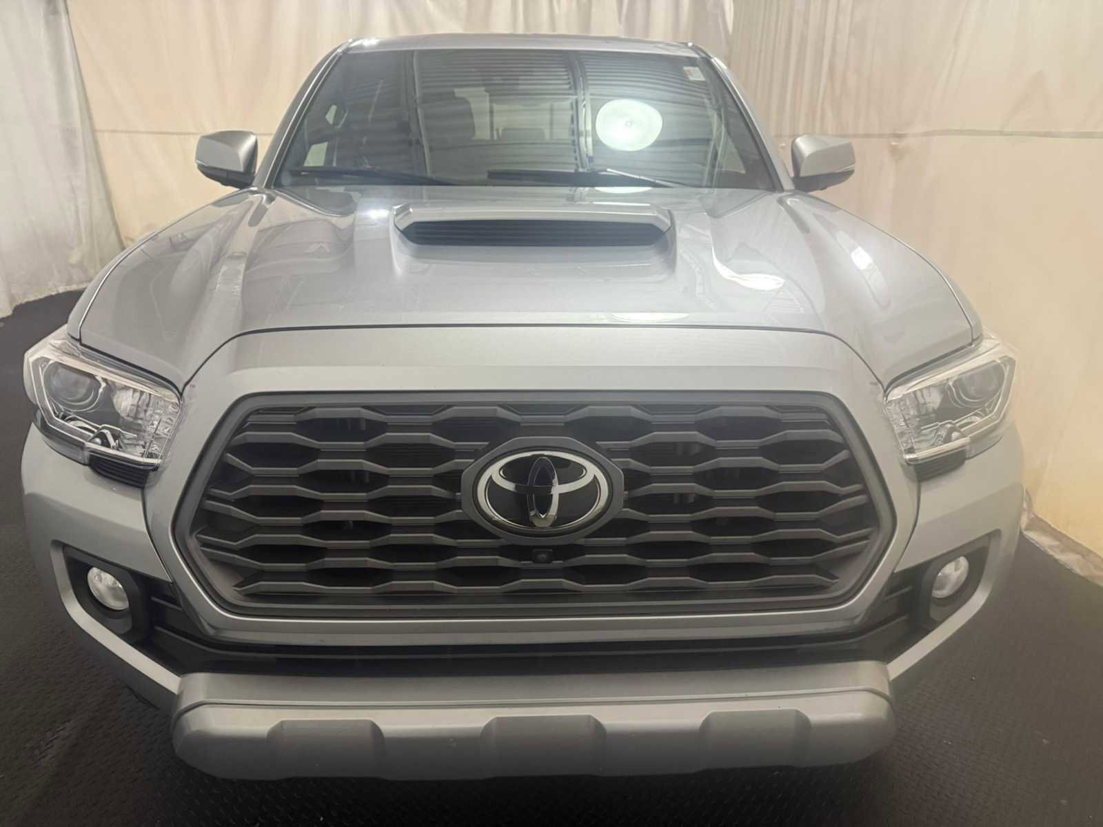 Used 2023 Toyota Tacoma TRD Sport image 3