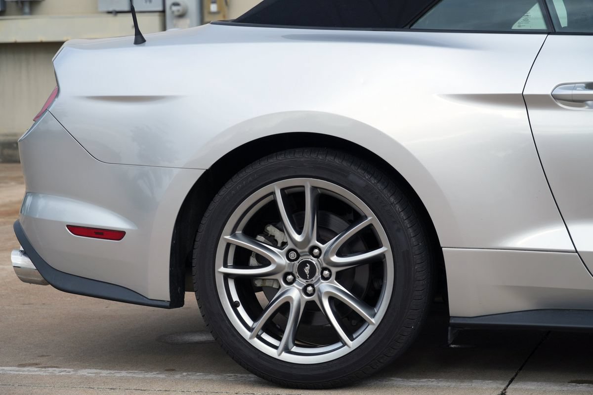 Used 2018 Ford Mustang GT Premium w/ Equipment Group 401A RWD image 27