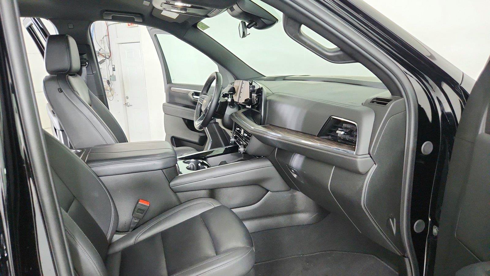 Used 2025 Chevrolet Tahoe LT AWD/4WD image 28