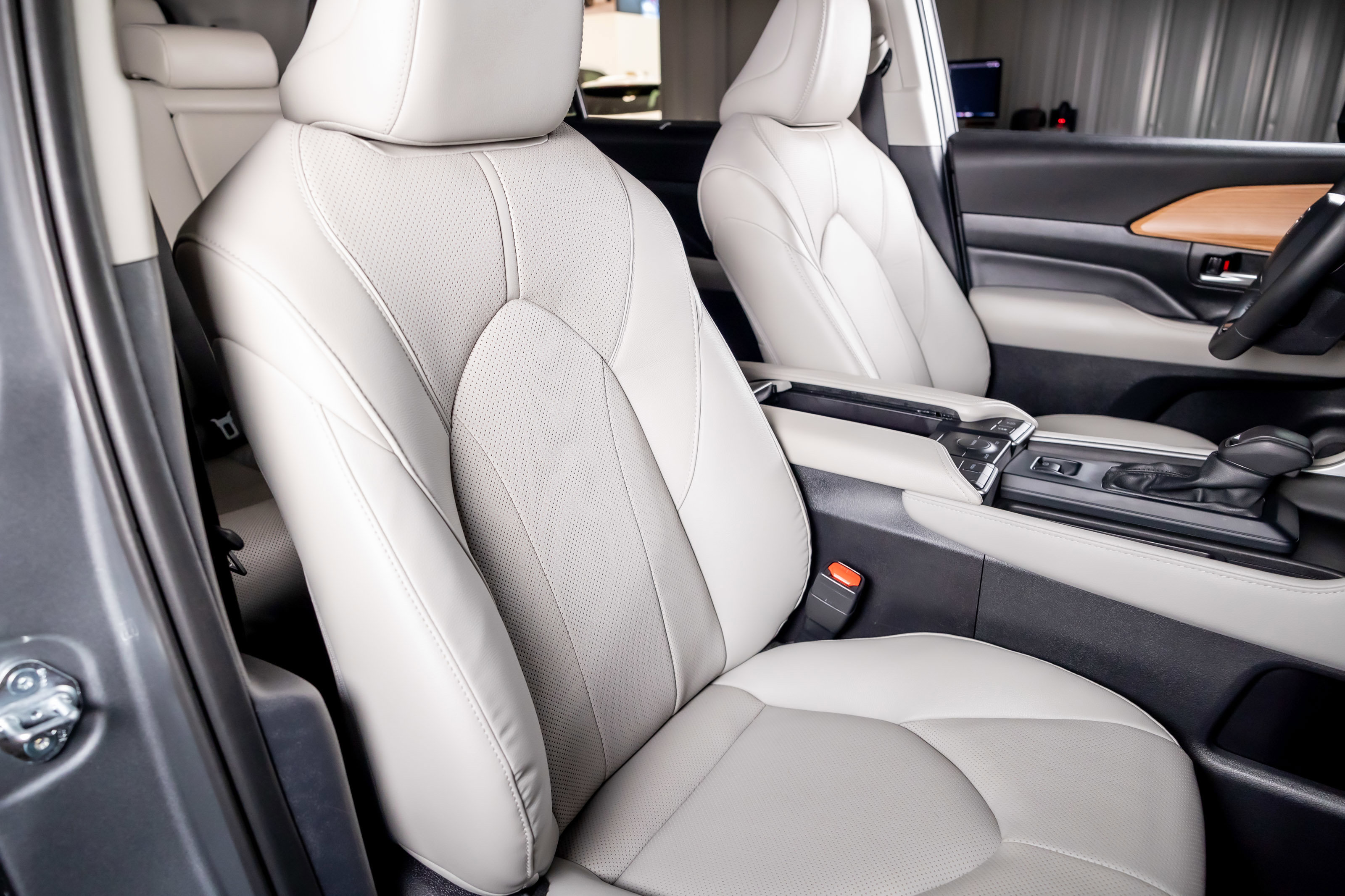 Used 2025 Toyota Grand Highlander FWD image 30