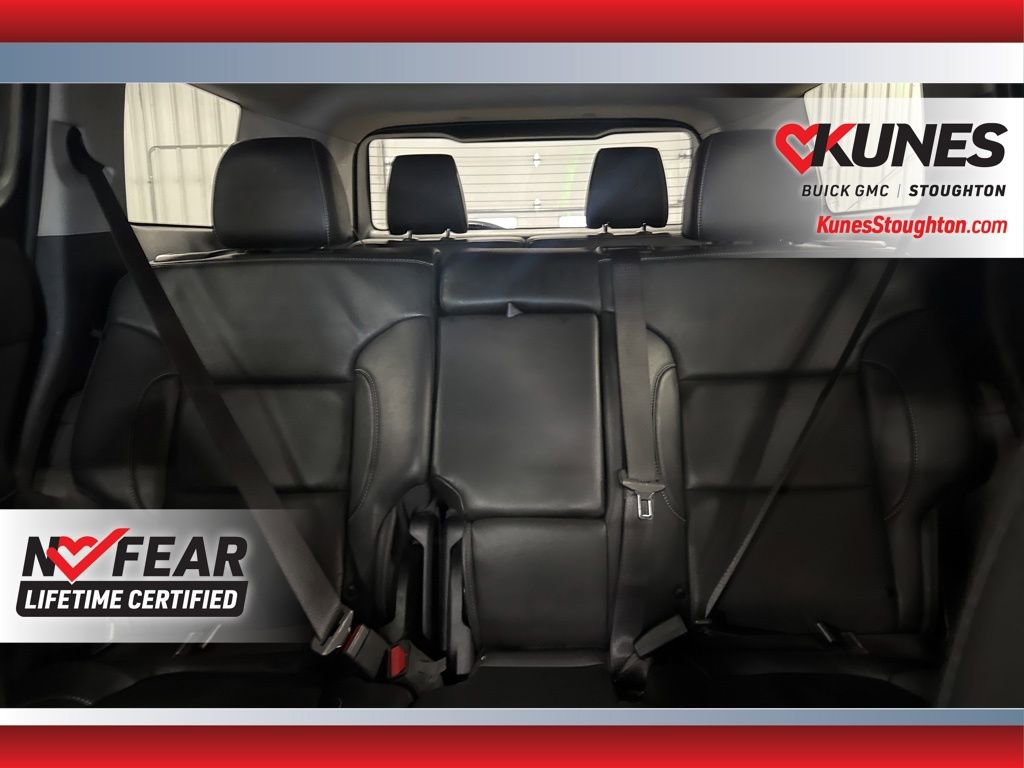 Used 2023 GMC Acadia SLT image 32